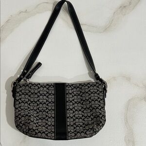 Small Coach Purse – Compact & Classic 👜